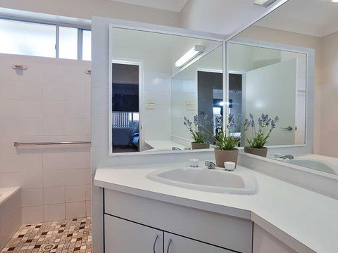 Banyan 14 Montevideo Parade Spacious Three Bedroom Pet Friendly Property With Air Con - Darwin Holiday 6