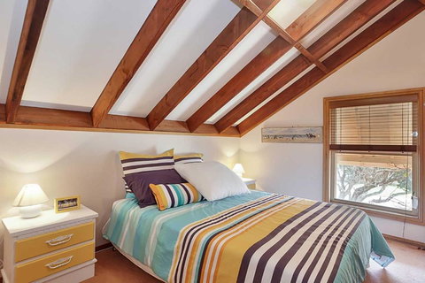 Birubi Beach House 14 Campbell Avenue Fantastic House & Close To The Surf Beach - Darwin Holiday 6