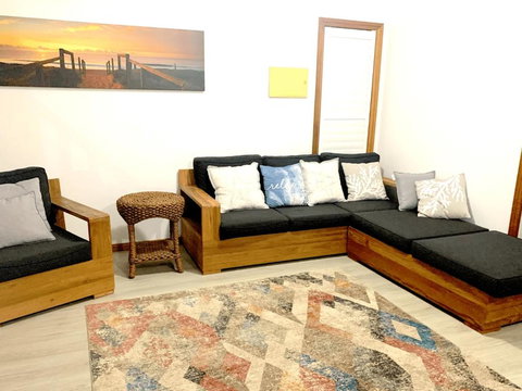 Birubi Beach House 14 Campbell Avenue Fantastic House & Close To The Surf Beach - Darwin Holiday 4