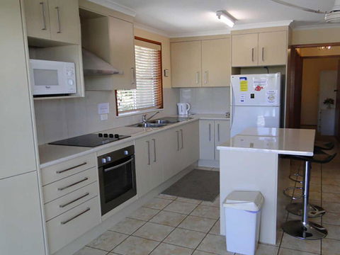 3 Tomaree Street Cute 4 Bedroom House With Aircon In The Heart Of Town - Darwin Holiday 4