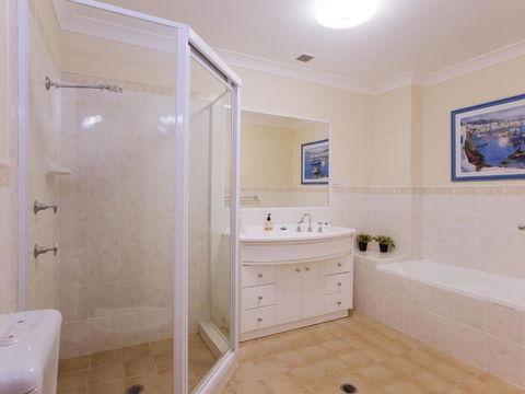 Bonito At Bagnalls Beach 1 / 6 Bonito Street Pet Friendly Air Conditioning - Darwin Holiday 2