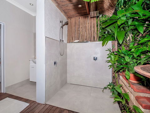 Unique Tropical Rainforest Getaway - Darwin Holiday 3