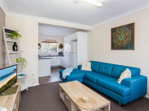 Sandy Bottoms With WiFi Just Moments From Beach - Darwin Holiday 7