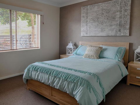 Sandy Bottoms With WiFi Just Moments From Beach - Darwin Holiday 4