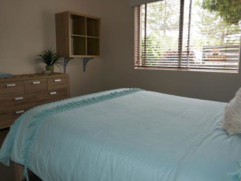 Sandy Bottoms With WiFi Just Moments From Beach - Darwin Holiday 6