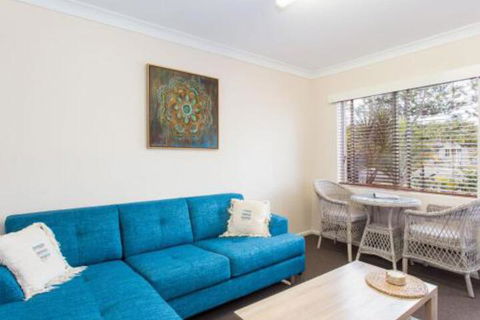 Sandy Bottoms With WiFi Just Moments From Beach - Darwin Holiday 0