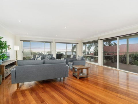 Bellevue - Darwin Holiday 5