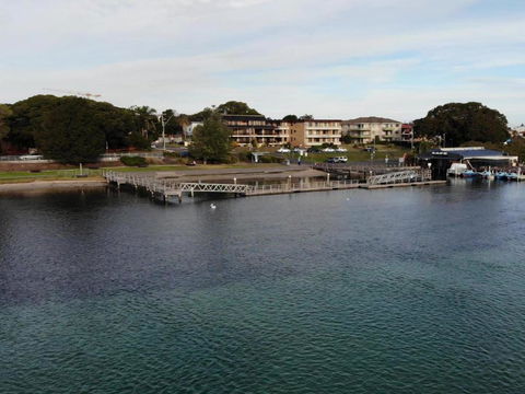 Aquarius 9 Opposite Wallis Lake - Darwin Holiday 2