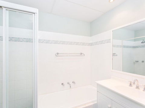 Castillo Del Mar 10 Lake View Roof Terrace With Spa - Darwin Holiday 6