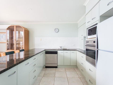 Castillo Del Mar 10 Lake View Roof Terrace With Spa - Darwin Holiday 1