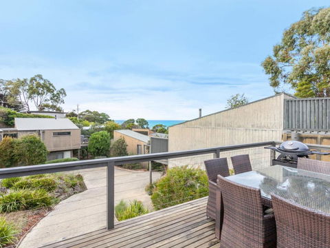 SUNRISE At BREAKERS Townhouse Close To Town - Darwin Holiday 6