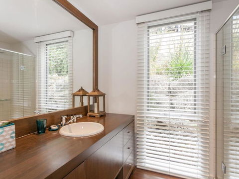 SUNRISE At BREAKERS Townhouse Close To Town - Darwin Holiday 5