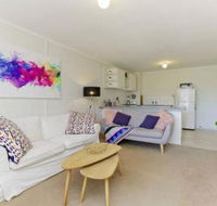 SEA BREEZE  between Cottesloe Beach  Swan River - Darwin Holiday