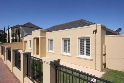 Glenelg Private Studio - Darwin Holiday 0