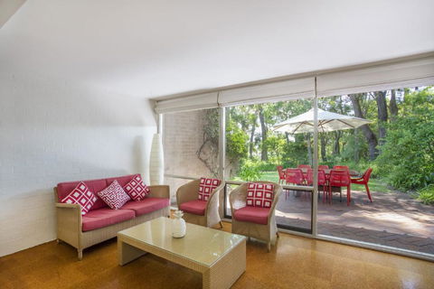 6 / 1 Riversdale Ave Mollymook Exclusive - Darwin Holiday 2