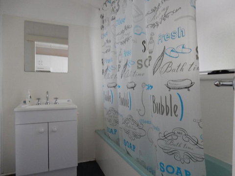 2 / 9 Donlan Rd Delightful Donlan - Darwin Holiday 2