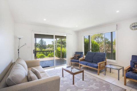 11 Riley St. Stylishly Modern - Darwin Holiday 1