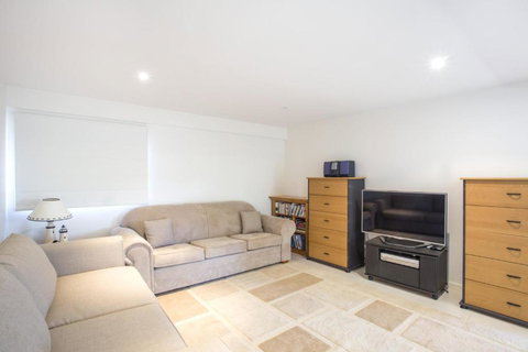 11 Riley St. Stylishly Modern - Darwin Holiday 6