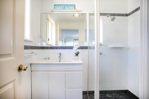 58 Seaview St. Summer Days - Darwin Holiday 2