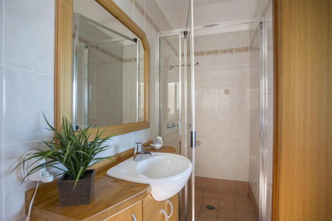 Elevated Views At Burrill Lake 17 Canberra Cres - Darwin Holiday 2