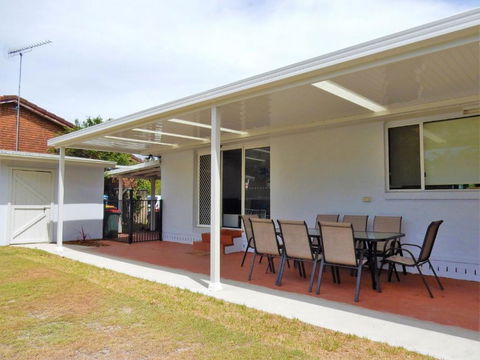 77 Lake Entrance Rd Waterfront Wonder - Darwin Holiday 2