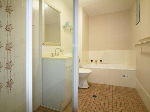 9 Braemar Skip Hop & Jump From Everything - Darwin Holiday 1