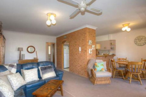 St James 6 Stylish Airconditioned Retreat - Darwin Holiday 0