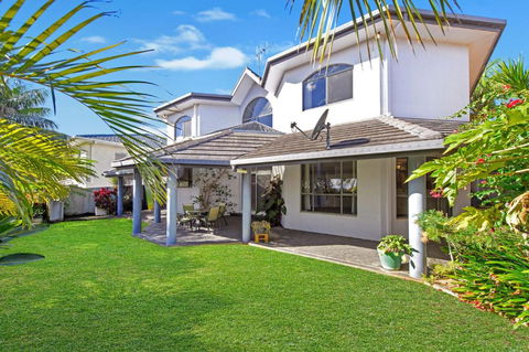 The Atrium 11 Kentia Close - Darwin Holiday 1