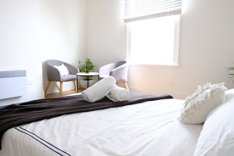 White House - Darwin Holiday 4