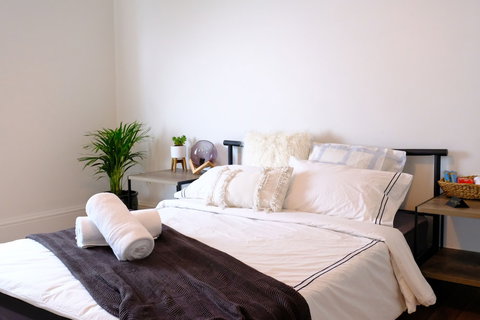 White House - Darwin Holiday 3