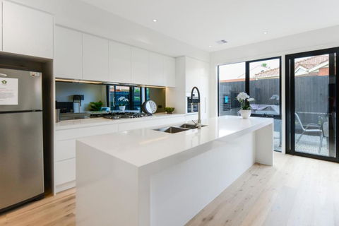 BOUTIQUE STAYS Murrumbeena Place 2 - Darwin Holiday 3