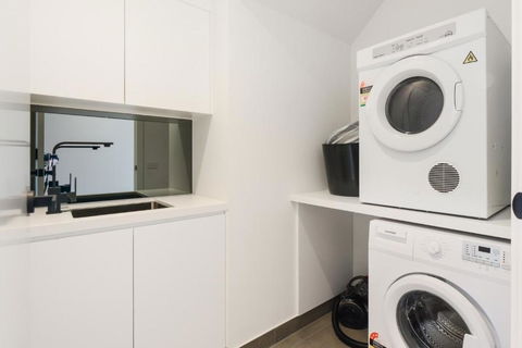 BOUTIQUE STAYS Murrumbeena Place 2 - Darwin Holiday 4