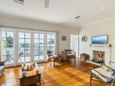 Mon Reve 4A Tallean Road Pet Friendly Three Bedroom Property With Air Conditioning - Darwin Holiday 4