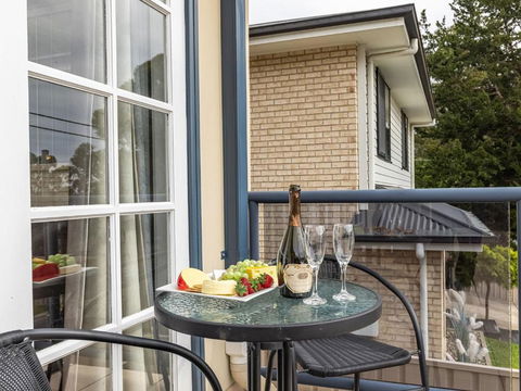 Mon Reve 4A Tallean Road Pet Friendly Three Bedroom Property With Air Conditioning - Darwin Holiday 1