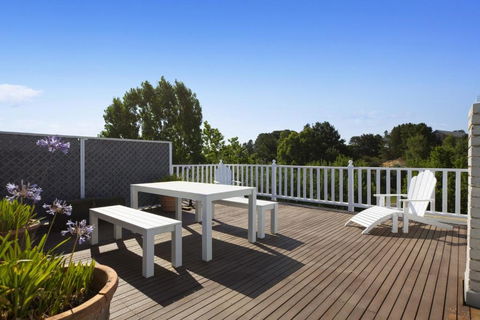 Lake Daylesford Country House - Darwin Holiday 1