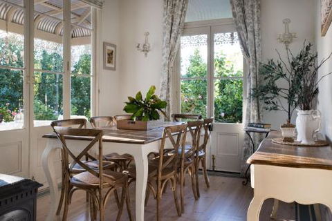 Lake Daylesford Country House - Darwin Holiday 5