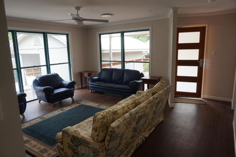 7 Belle Court Rainbow Shores Huge Beach House Ducted Air Con Pets Welcome - Darwin Holiday 1