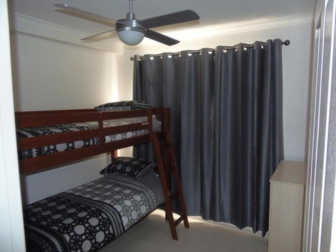Palmgrove 2 Rainbow Beach Pet Friendly Fully Fenced Air Conditioned Five Minutes To Beach - Darwin Holiday 5