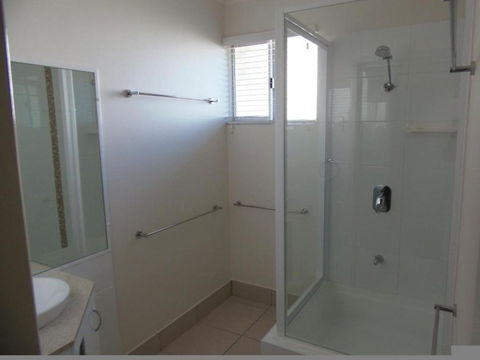 Palmgrove 2 Rainbow Beach Pet Friendly Fully Fenced Air Conditioned Five Minutes To Beach - Darwin Holiday 1