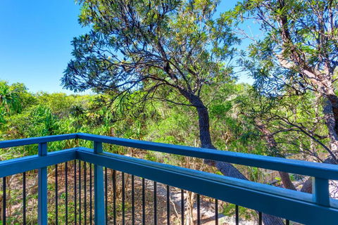 Surfside Beach House 17 Rainbow Shores Swimming Pool 2 Minute Walk To Beach Air Conditioning Relax Here - Darwin Holiday 1