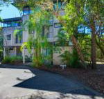 Surfside Beach House 17 Rainbow Shores Swimming pool 2 minute walk to beach air conditioning relax here - Darwin Holiday