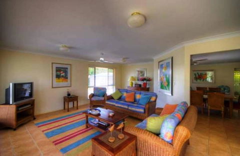 4 Boronia Place Rainbow Beach Perfect Convenient Location Fenced Yard - Darwin Holiday 5