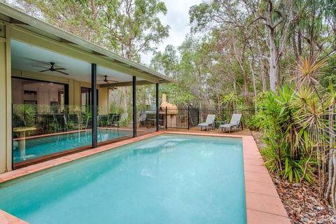 8 Ibis Court Rainbow Shores Swimming Pool Walk To Beach Executive Beach House - Darwin Holiday 3