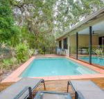 8 Ibis Court Rainbow Shores Swimming Pool Walk to Beach Executive Beach House - Darwin Holiday