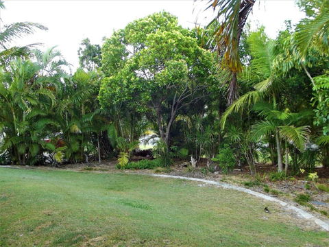 27 Carlo Road Rainbow Beach Affordable Family Beach House - Darwin Holiday 1