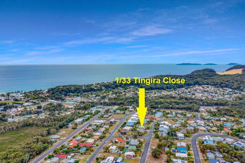 1 33 Tingira Close Rainbow Beach Gorgeous Ocean Views Swimming Pool Air Conditioning - Darwin Holiday 6