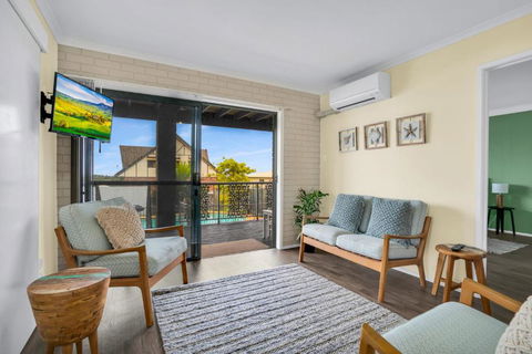1 33 Tingira Close Rainbow Beach Gorgeous Ocean Views Swimming Pool Air Conditioning - Darwin Holiday 3