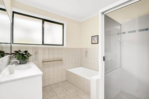 1 33 Tingira Close Rainbow Beach Gorgeous Ocean Views Swimming Pool Air Conditioning - Darwin Holiday 1