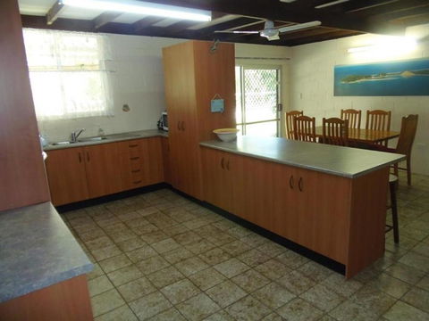 The Red Piranha Rainbow Beach Close To Everything Air Con & Pet Friendly - Darwin Holiday 2