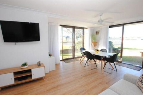 Time & Tide 1 Ground Floor With Water Views - Darwin Holiday 2